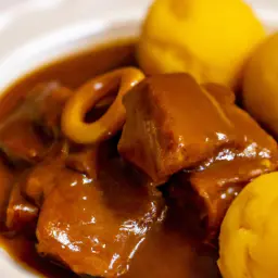 Teaser Image: Biergulasch mit Breznknödel