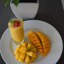 Teaser Image: Gefrorener Mango-Smoothie