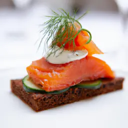 Teaser Image: Geräucherter Lachs auf Pumpernickel