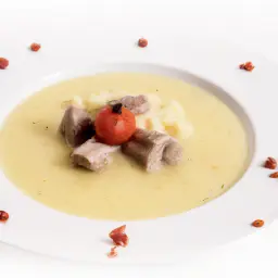 Teaser Image: Kartoffelsuppe mit Würstchen