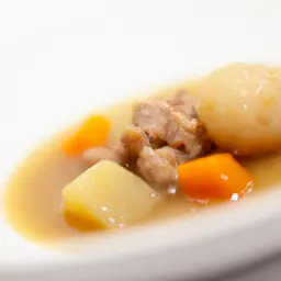 Teaser Image: Linsensuppe mit Saitenwürstchen