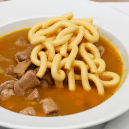 Teaser Image: Linsensuppe mit Spätzle und Würstchen