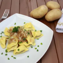 Teaser Image: Maultaschen mit Kartoffelsalat