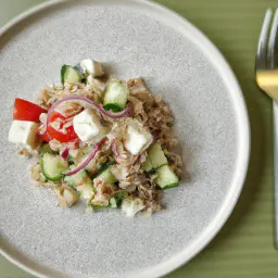 Teaser Image: Quinoa-Salat mit Feta und Gurke