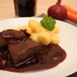 Teaser Image: Rinderbraten mit Rotweinsauce