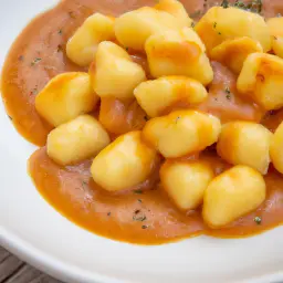 Teaser Image: Selbstgemachte Gnocchi mit Sahnesauce