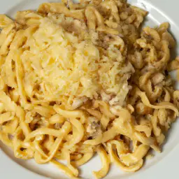 Teaser Image: Spätzle mit Käsesoße und Röstzwiebeln