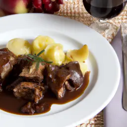 Teaser Image: Wildschweinbraten mit Rotweinsauce